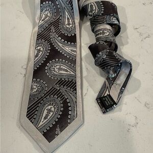 Karl Knox Paisley Print Gray, Black & pale Blue. Great Condition Handsome